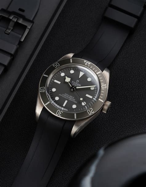 tudor bb58 black rubber strap.